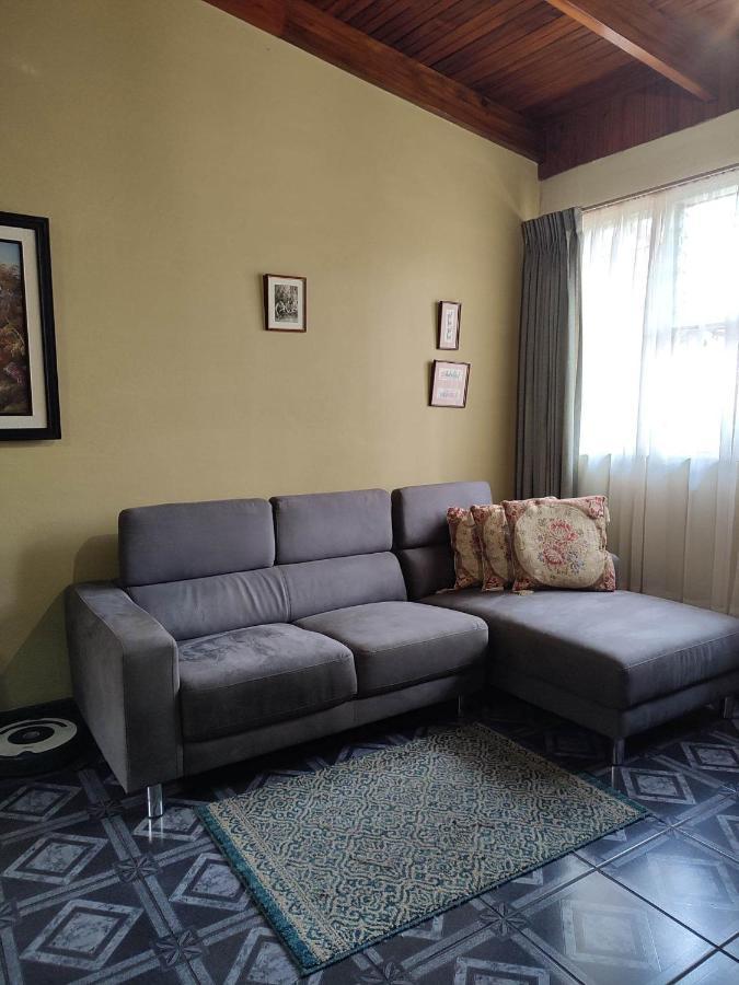 The Cozy Cactus House B&B Cartago Centro English Spoken Esterno foto